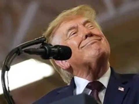Tổng thống Mỹ Trump bất ngờ huỷ lịch vận động trực tiếp, căng thẳng bùng nổ tại Alaska