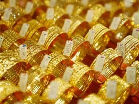 Giá vàng hôm nay (30/10): Vàng thế giới giảm sâu
