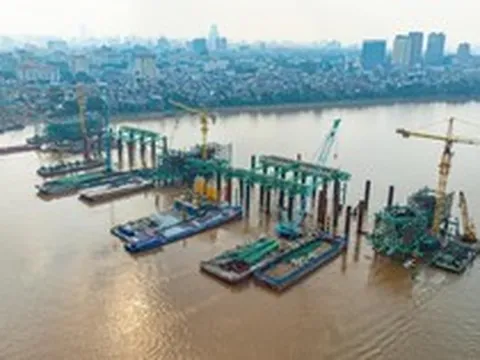 Việt Nam đang xây cầu vượt sông Hồng hơn 16.000 tỷ đồng nối phố cổ với Long Biên, sở hữu thiết kế 'vòm vô cực' độc đáo, dự kiến hoàn thành ngay năm sau