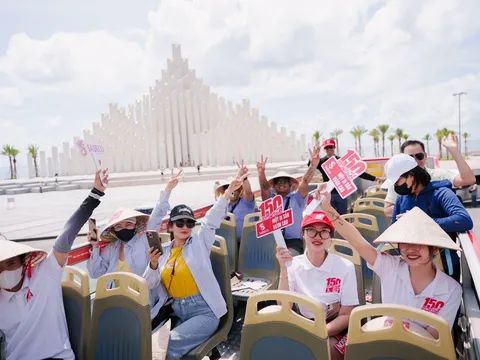 Người dân Vũng Tàu trải nghiệm tái chế rác, tham gia City tour tại “Hành Trình Di Sản” do SABECO tổ chức