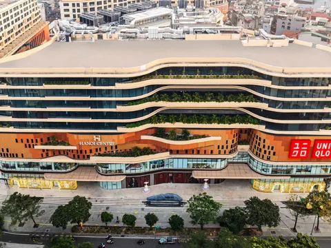 Fast Retailing công bố kết quả kinh doanh kỷ lục năm thứ năm liên tiếp